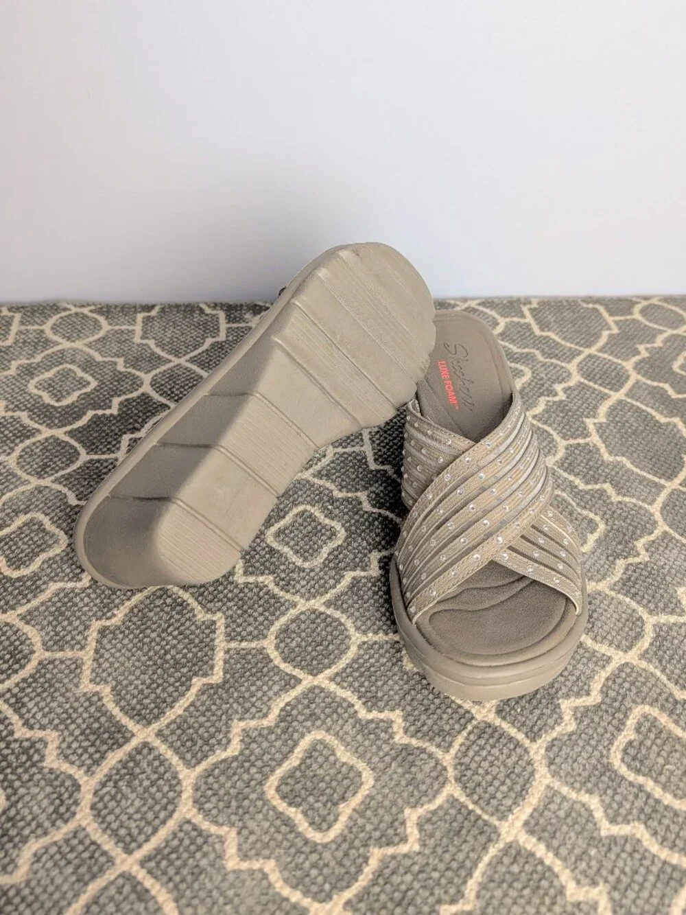 SKECHERS Luxe Foam Taupe Wedge Sandals Sz 7